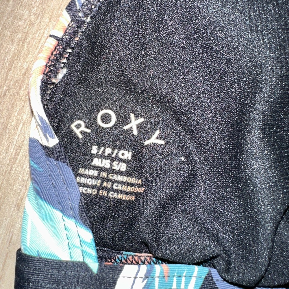 Roxy Leaf Patterned Bikini Top - image 3